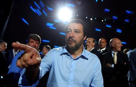 Οδοστρωτήρας ο Μ.Σαλβίνι: Πήρε σκούπα η ιταλική κυβέρνηση και καταγράφει τους Ρομά -Ξεκινά απέλαση των παρανόμων
